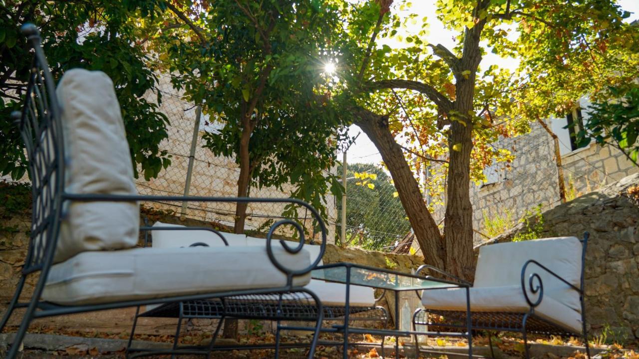 Charming Two-Bed Apartment Orange Garden Sutivan Exterior photo
